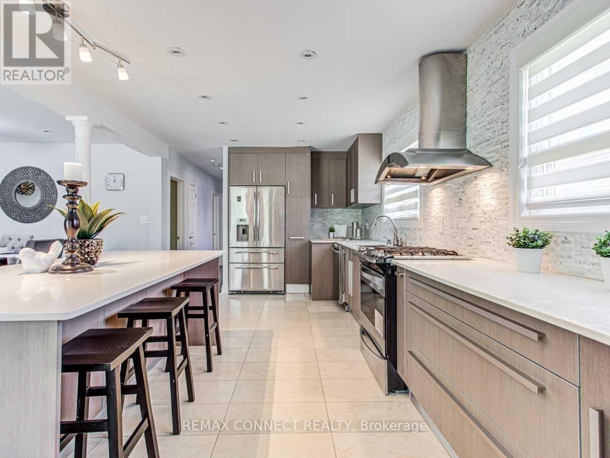 107 Sweeney Drive, Toronto, Ontario  M4A 1T8 - Photo 5 - C12992928