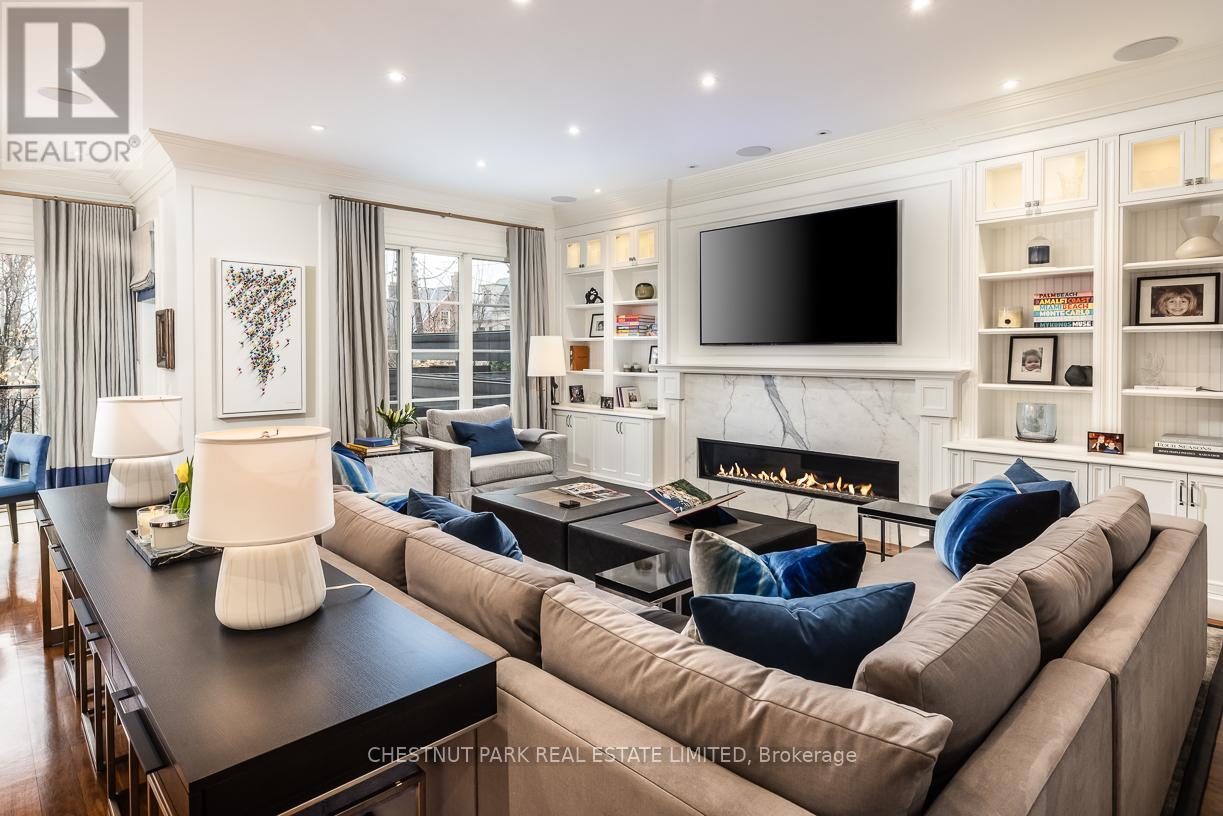 9 Dewbourne Avenue, Toronto, Ontario M5P 1Z1 - Photo 11 - C12992952