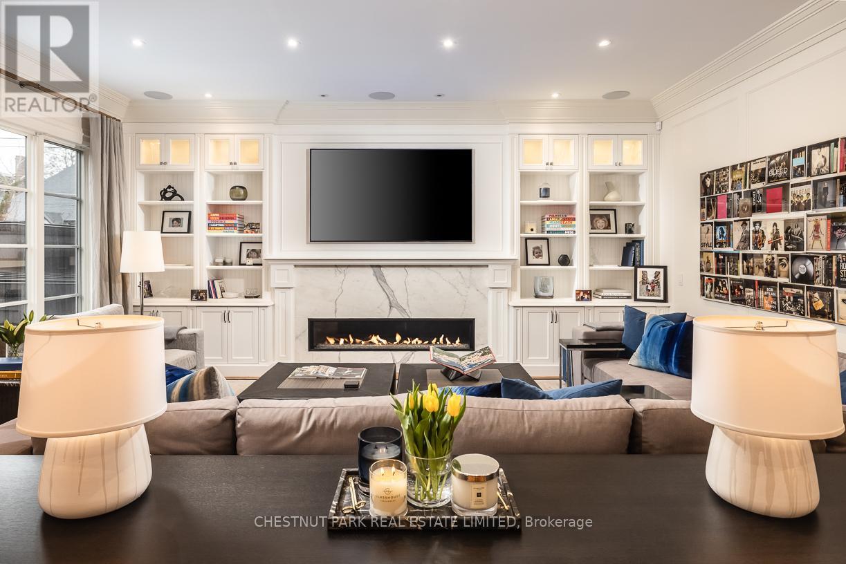 9 Dewbourne Avenue, Toronto, Ontario M5P 1Z1 - Photo 12 - C12992952