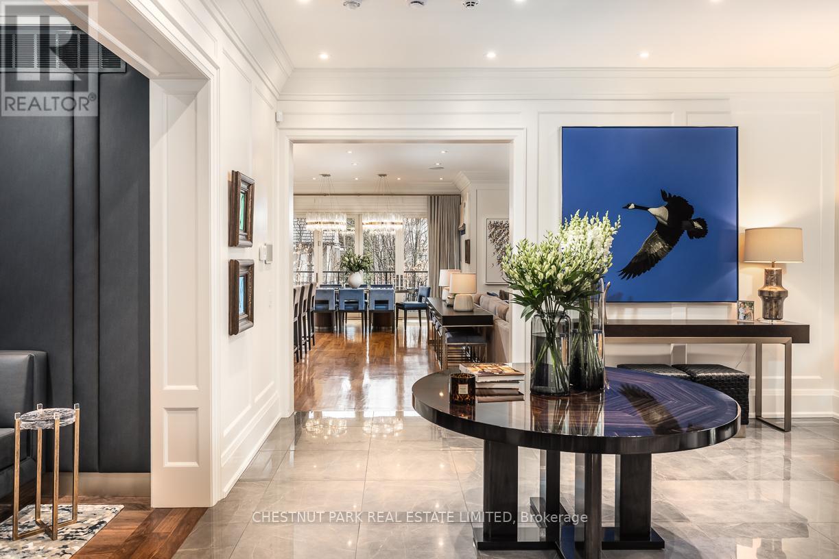 9 Dewbourne Avenue, Toronto, Ontario M5P 1Z1 - Photo 9 - C12992952