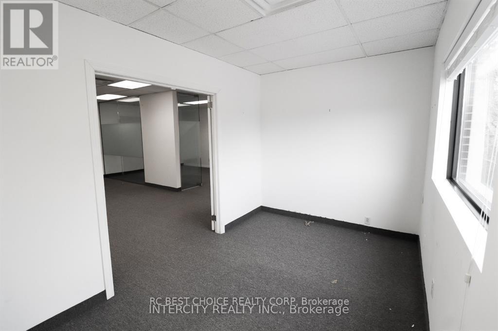 200 - 738 Sheppard Avenue E, Toronto, Ontario  M2K 1C4 - Photo 4 - C12992954