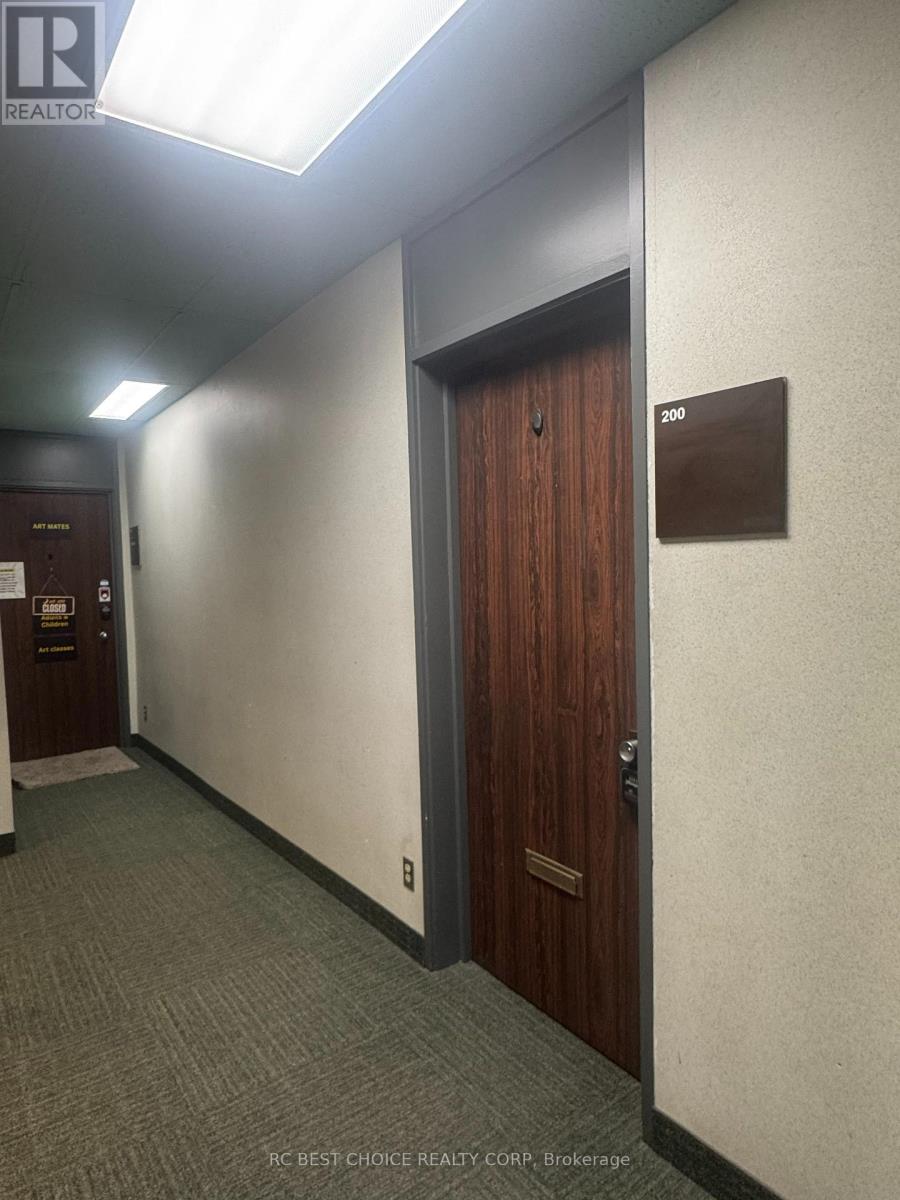 200 - 738 Sheppard Avenue E, Toronto, Ontario  M2K 1C4 - Photo 7 - C12992954