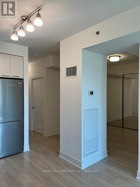 401 - 310 Tweedsmuir Avenue, Toronto, Ontario  M5P 2Y2 - Photo 9 - C12993016