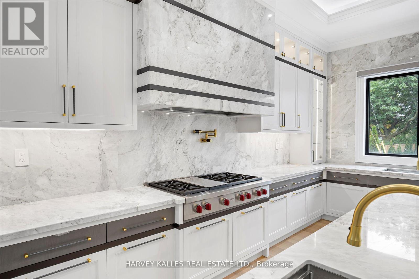 1 Silvergrove Road, Toronto, Ontario  M2L 2N5 - Photo 14 - C12993048