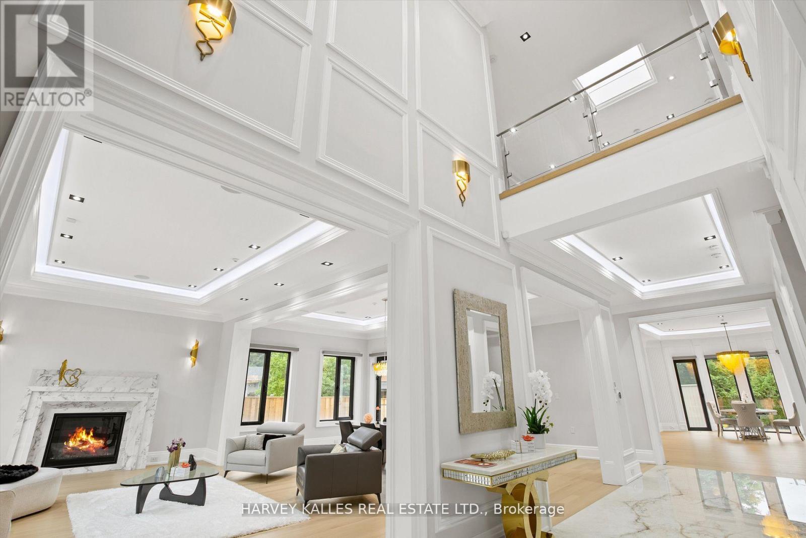 1 Silvergrove Road, Toronto, Ontario  M2L 2N5 - Photo 4 - C12993048