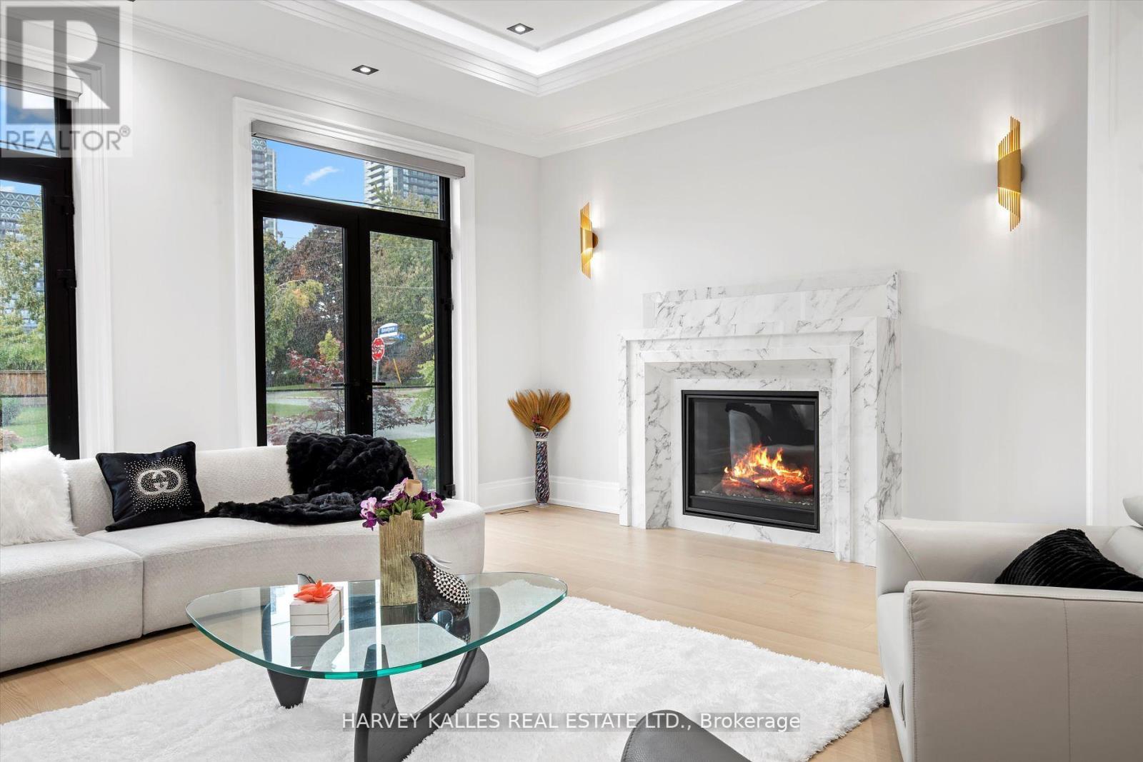 1 Silvergrove Road, Toronto, Ontario  M2L 2N5 - Photo 7 - C12993048