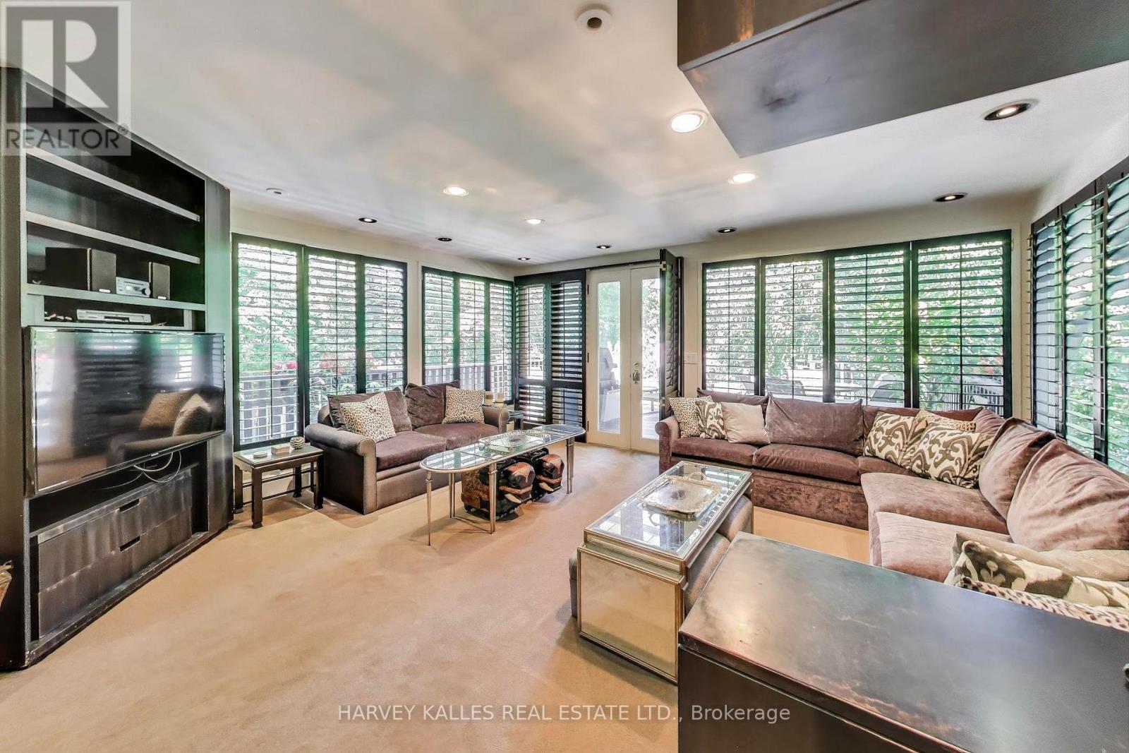 103 Vesta Drive, Toronto, Ontario M5P 2Z8 - Photo 19 - C12993056