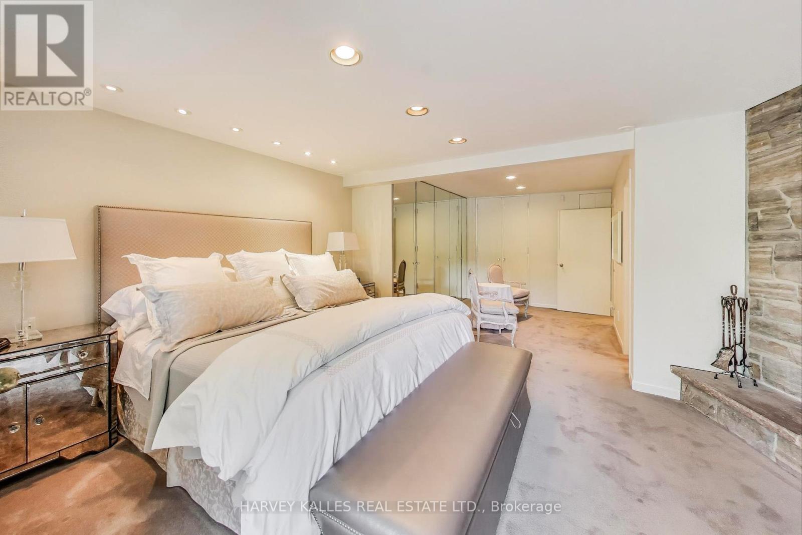 103 Vesta Drive, Toronto, Ontario M5P 2Z8 - Photo 24 - C12993056