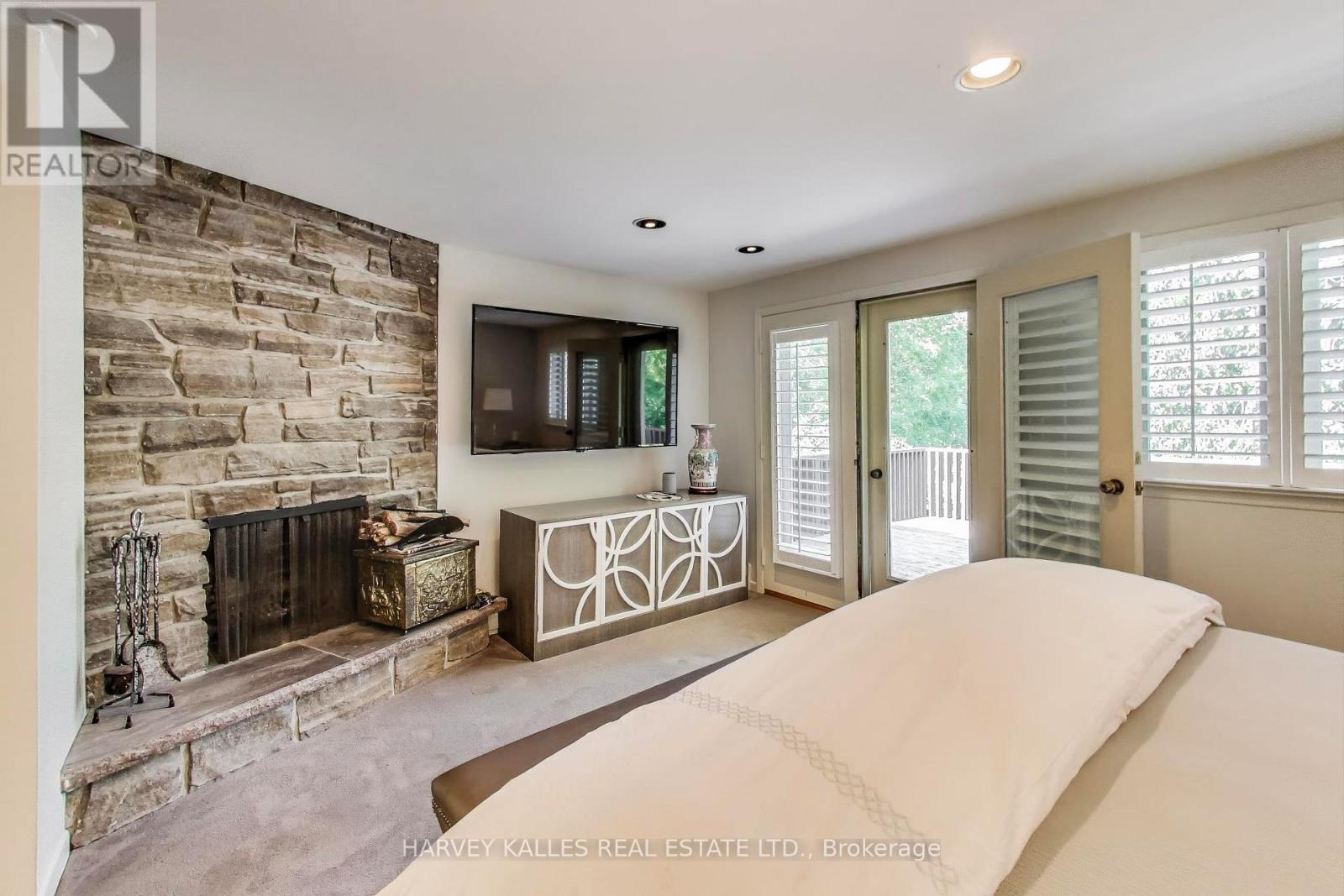 103 Vesta Drive, Toronto, Ontario M5P 2Z8 - Photo 26 - C12993056