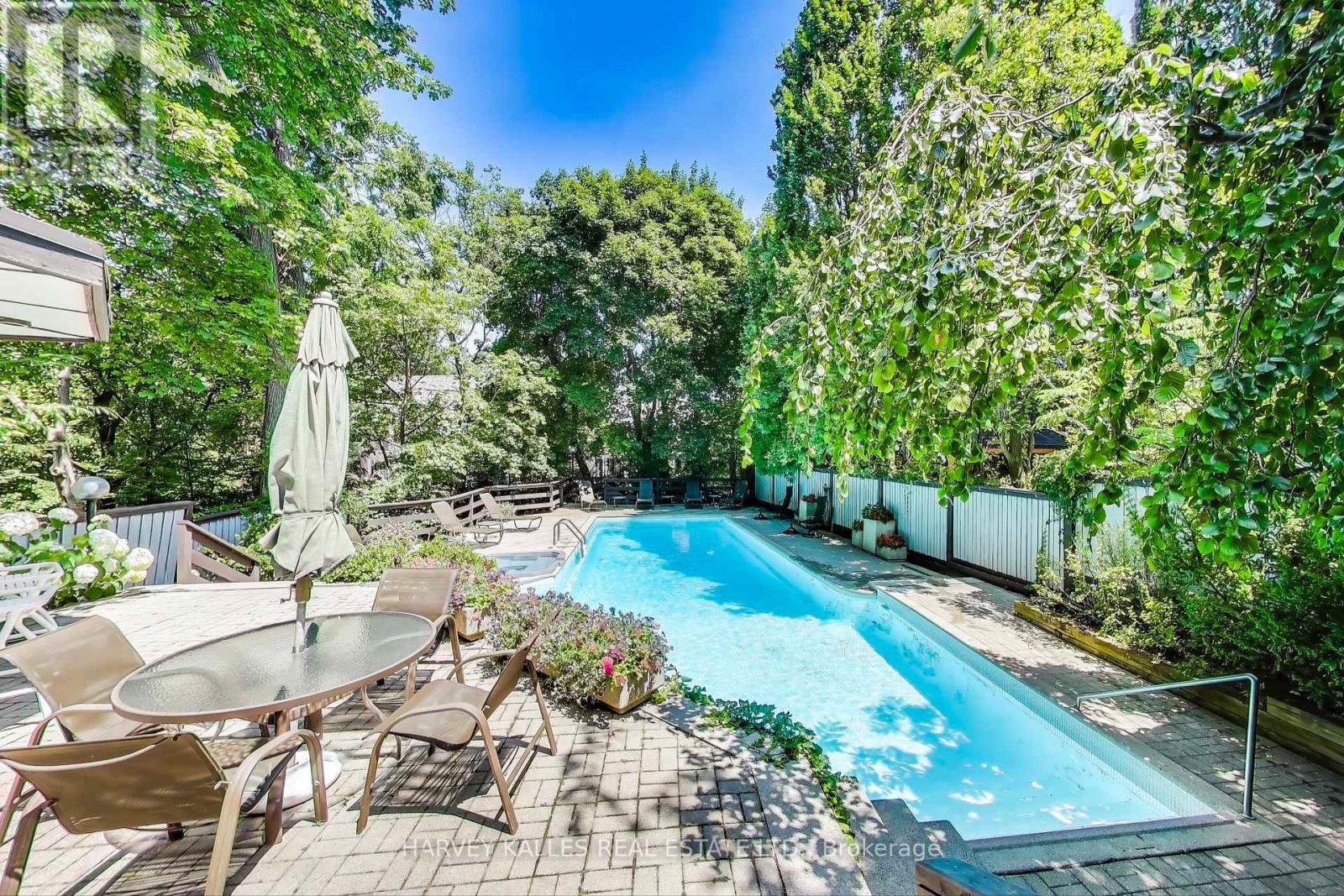 103 Vesta Drive, Toronto, Ontario M5P 2Z8 - Photo 40 - C12993056