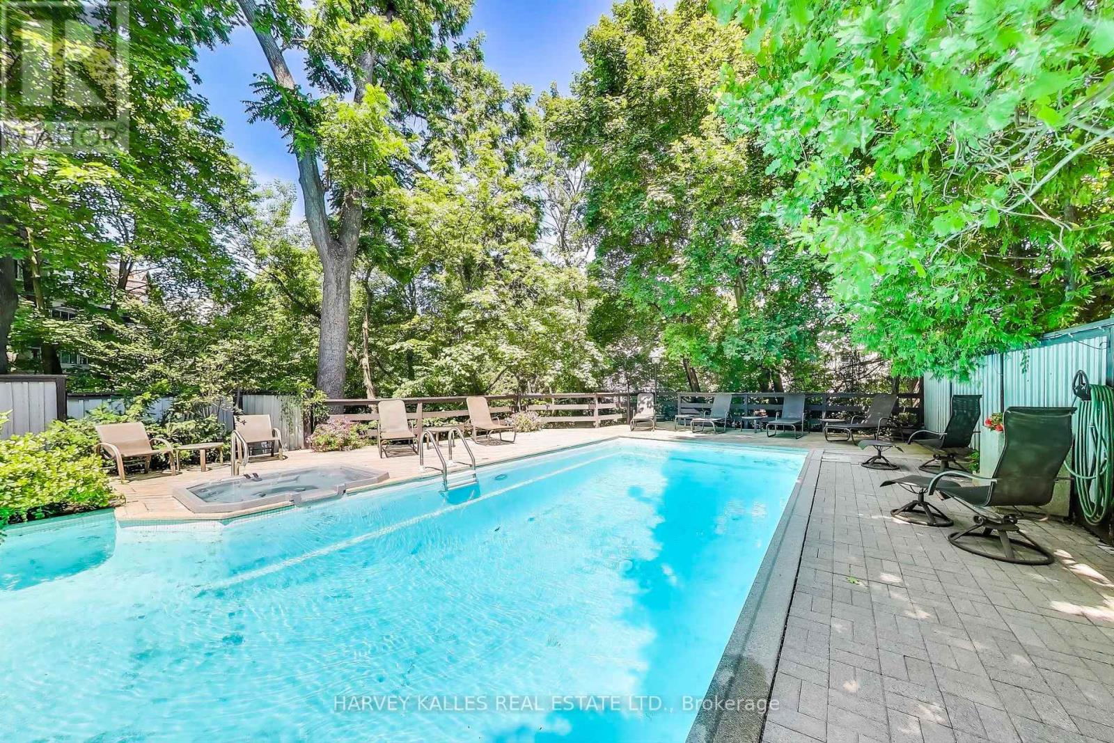 103 Vesta Drive, Toronto, Ontario M5P 2Z8 - Photo 42 - C12993056