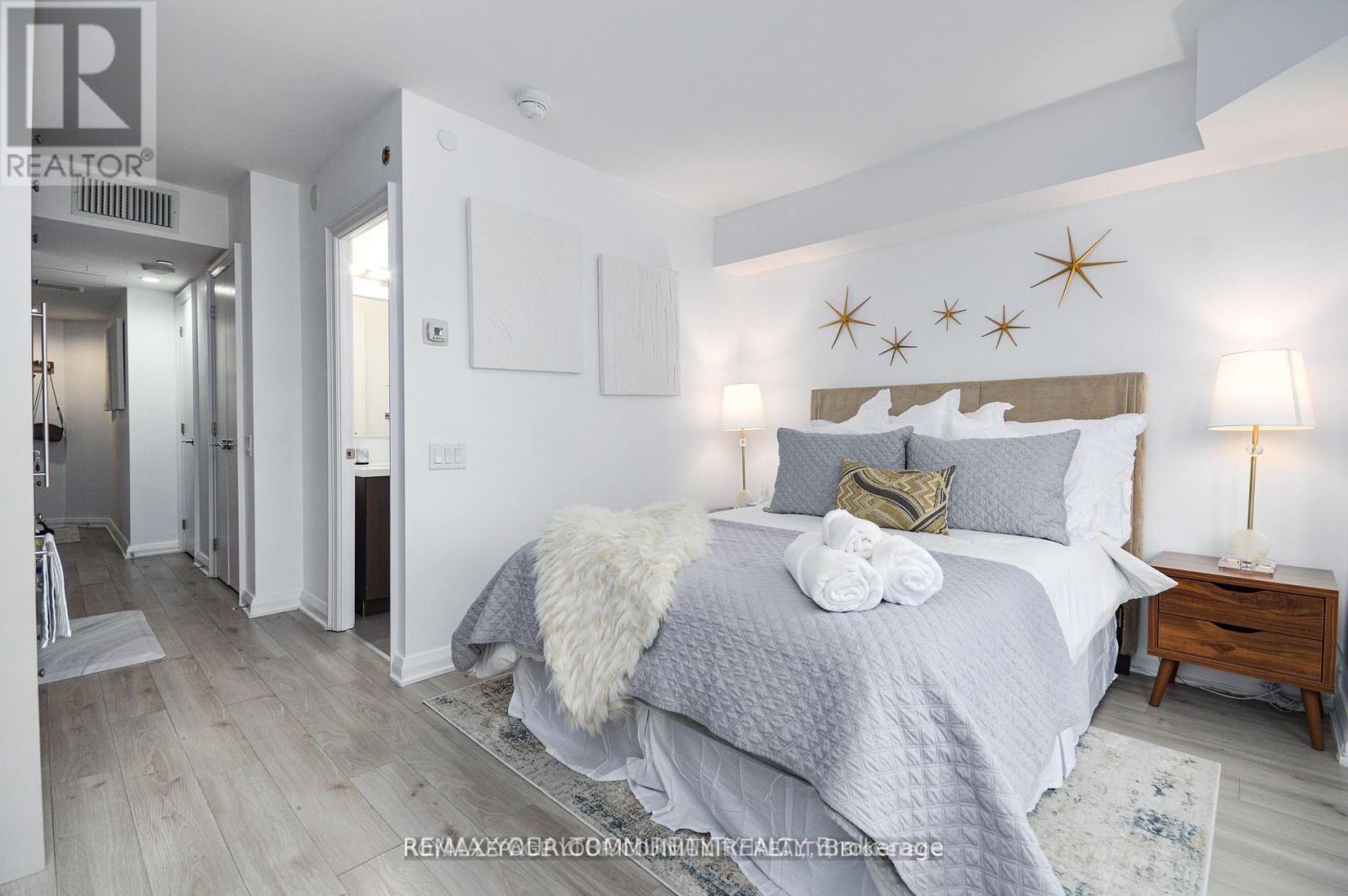 1408 - 155 Yorkville Avenue, Toronto, Ontario  M5R 1C4 - Photo 3 - C12993126