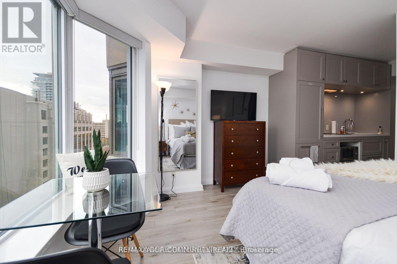 1408 - 155 Yorkville Avenue, Toronto, Ontario  M5R 1C4 - Photo 6 - C12993126