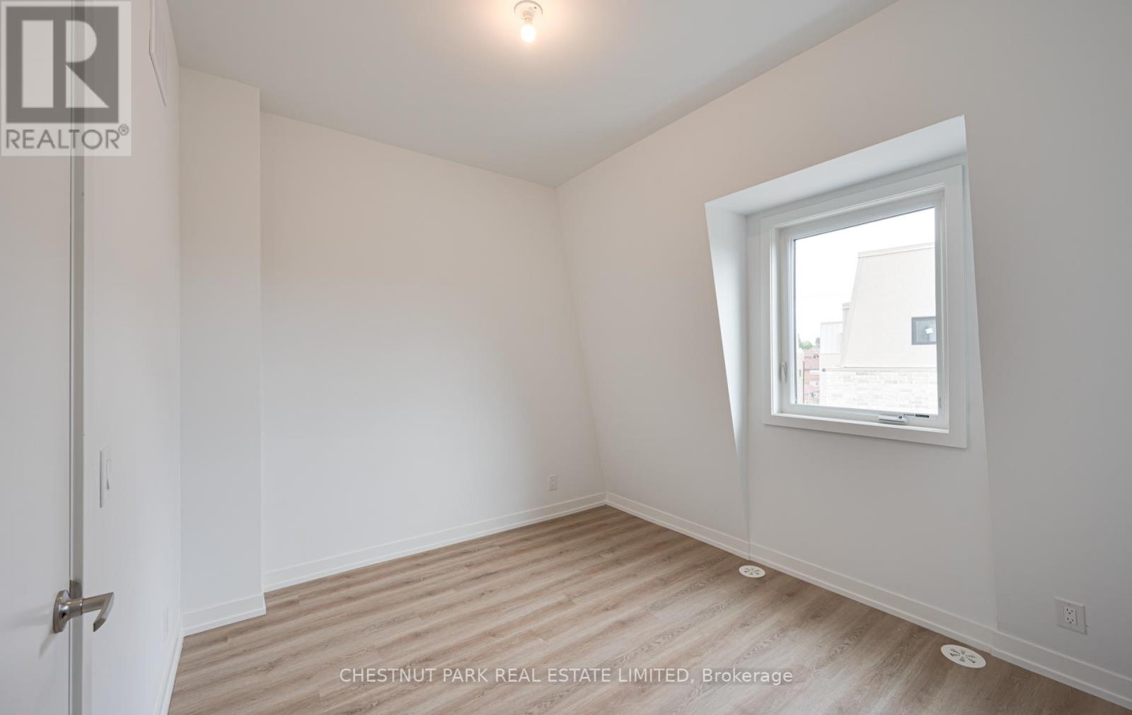 15 Case Ootes Drive, Toronto, Ontario  M4A 1C5 - Photo 13 - C12993140