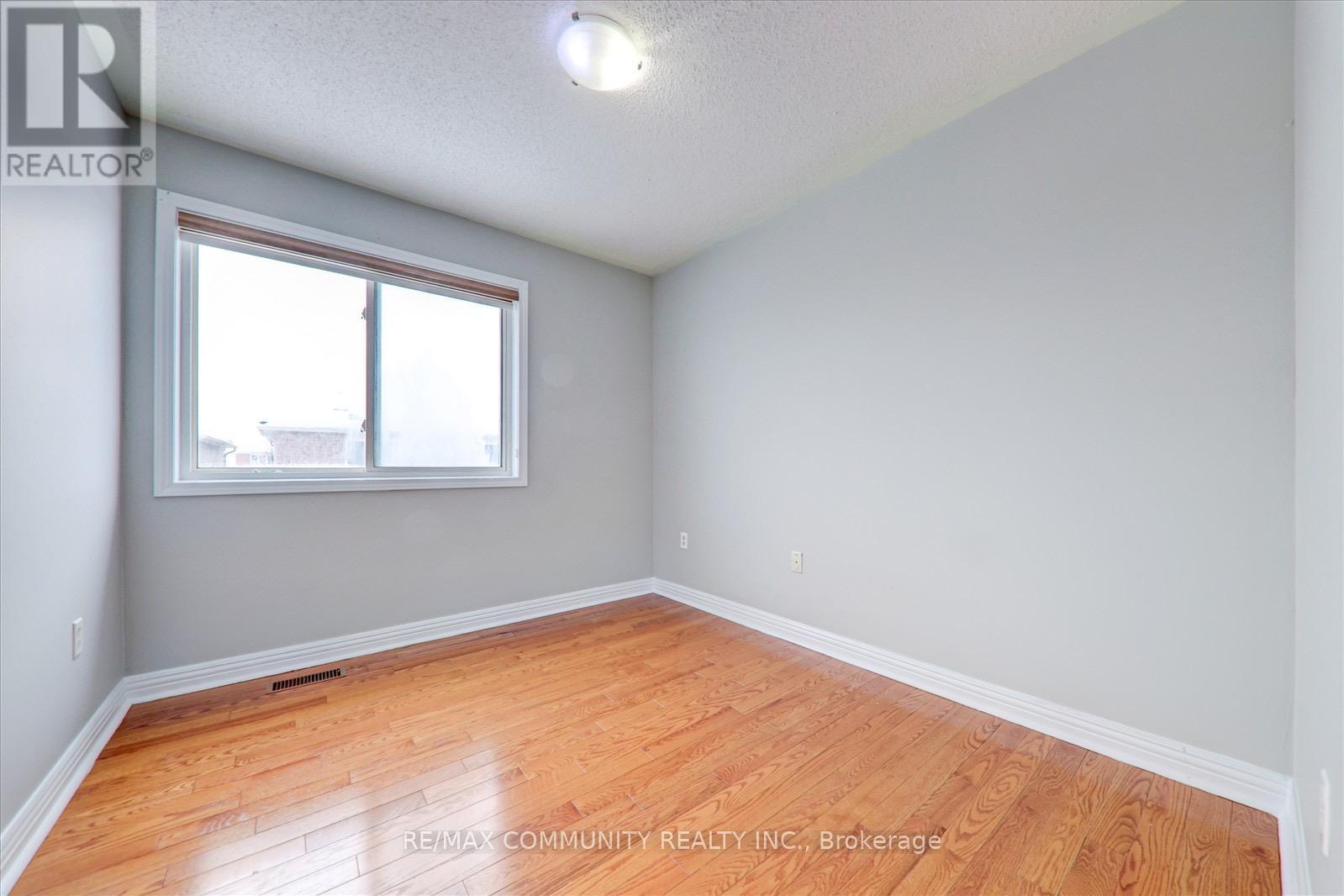 101 Meandering Trail, Toronto, Ontario  M1B 6E4 - Photo 12 - E12992930