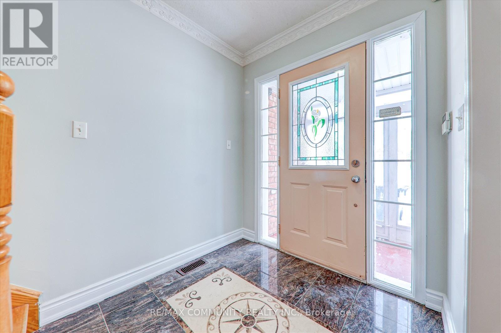 101 Meandering Trail, Toronto, Ontario  M1B 6E4 - Photo 2 - E12992930