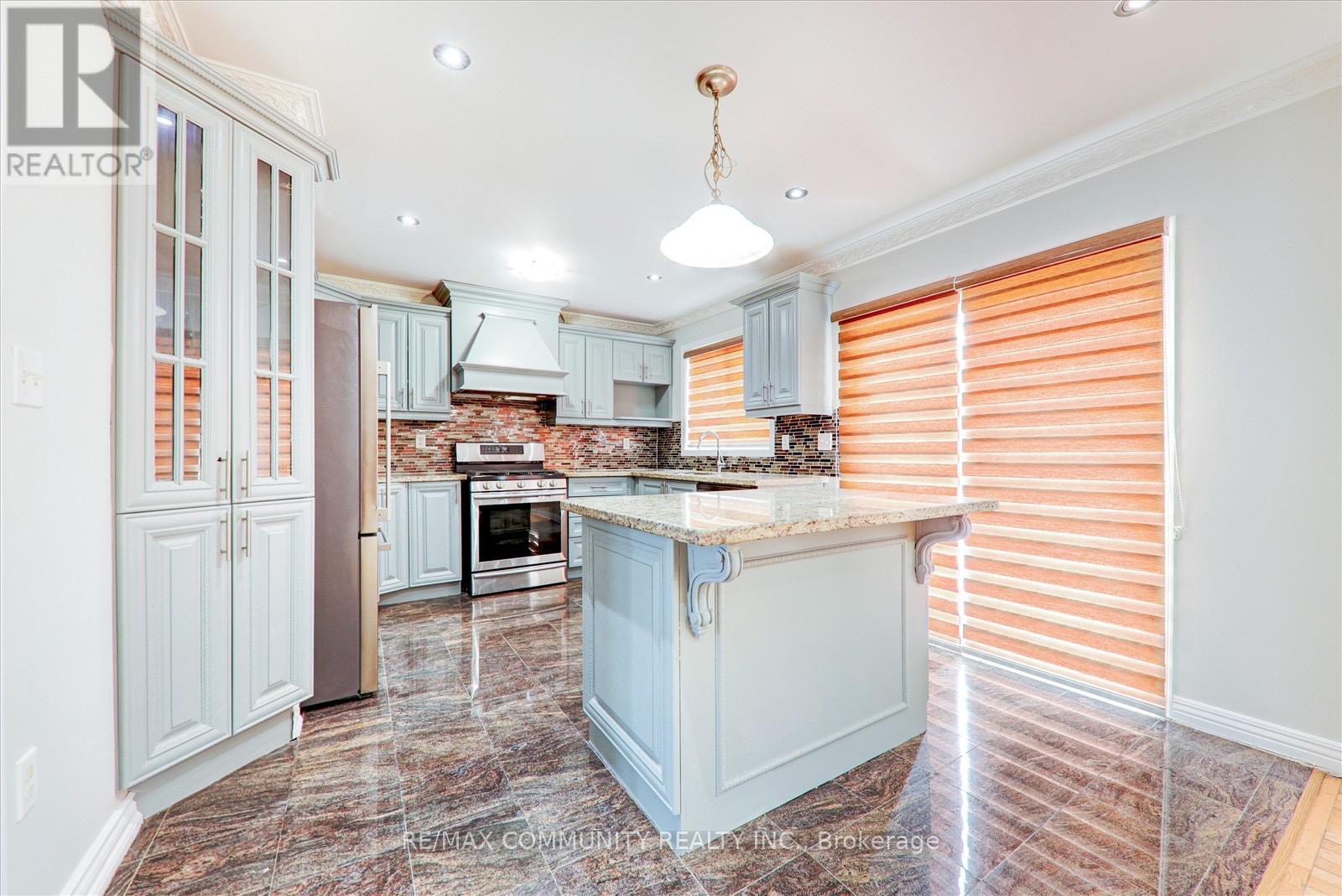 101 Meandering Trail, Toronto, Ontario  M1B 6E4 - Photo 5 - E12992930