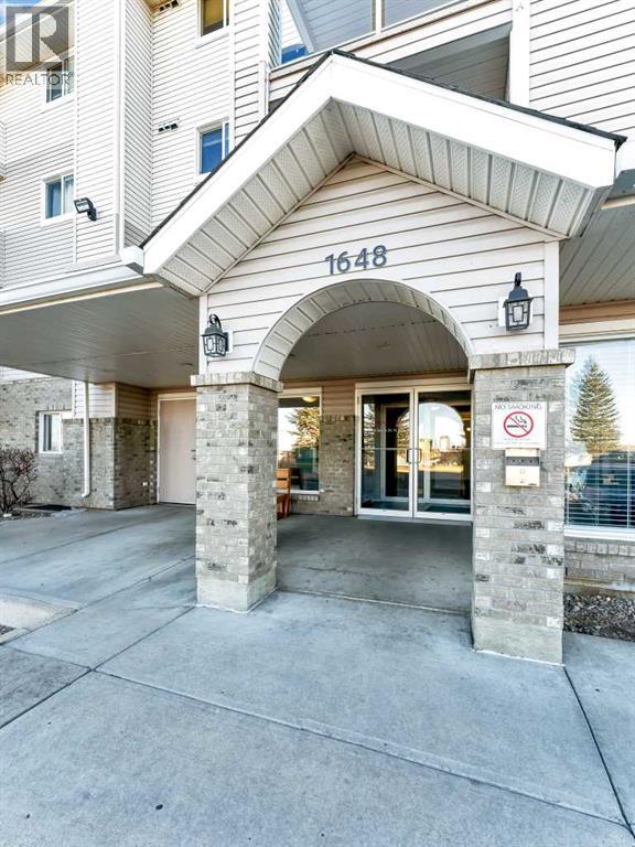 115, 1648 Saamis Drive Nw, Medicine Hat, Alberta  T1B 4X1 - Photo 2 - A2294241