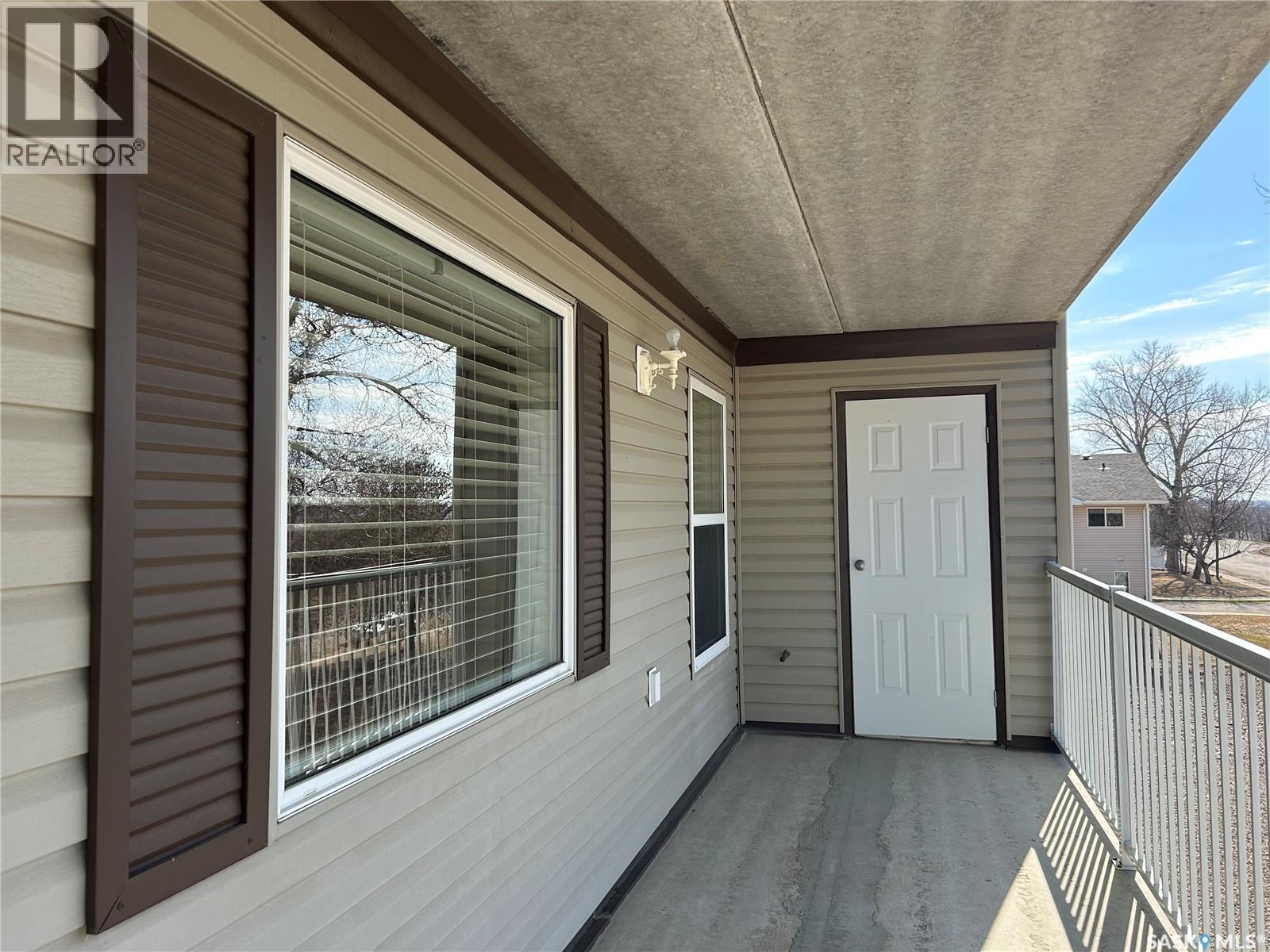 208 1637 1st Street, Estevan, Saskatchewan  S4A 2X4 - Photo 23 - SK032698