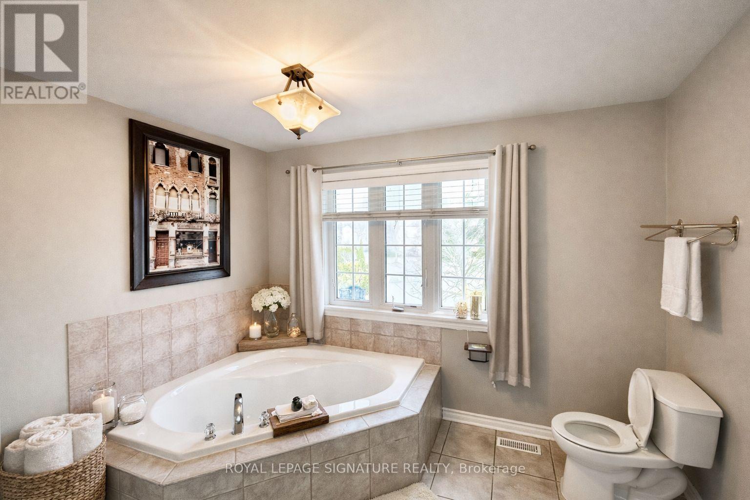 2074 Cynthia Court, Innisfil, Ontario  L9S 4Z1 - Photo 13 - N12992982