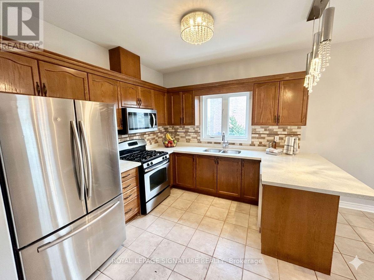 2074 Cynthia Court, Innisfil, Ontario  L9S 4Z1 - Photo 9 - N12992982