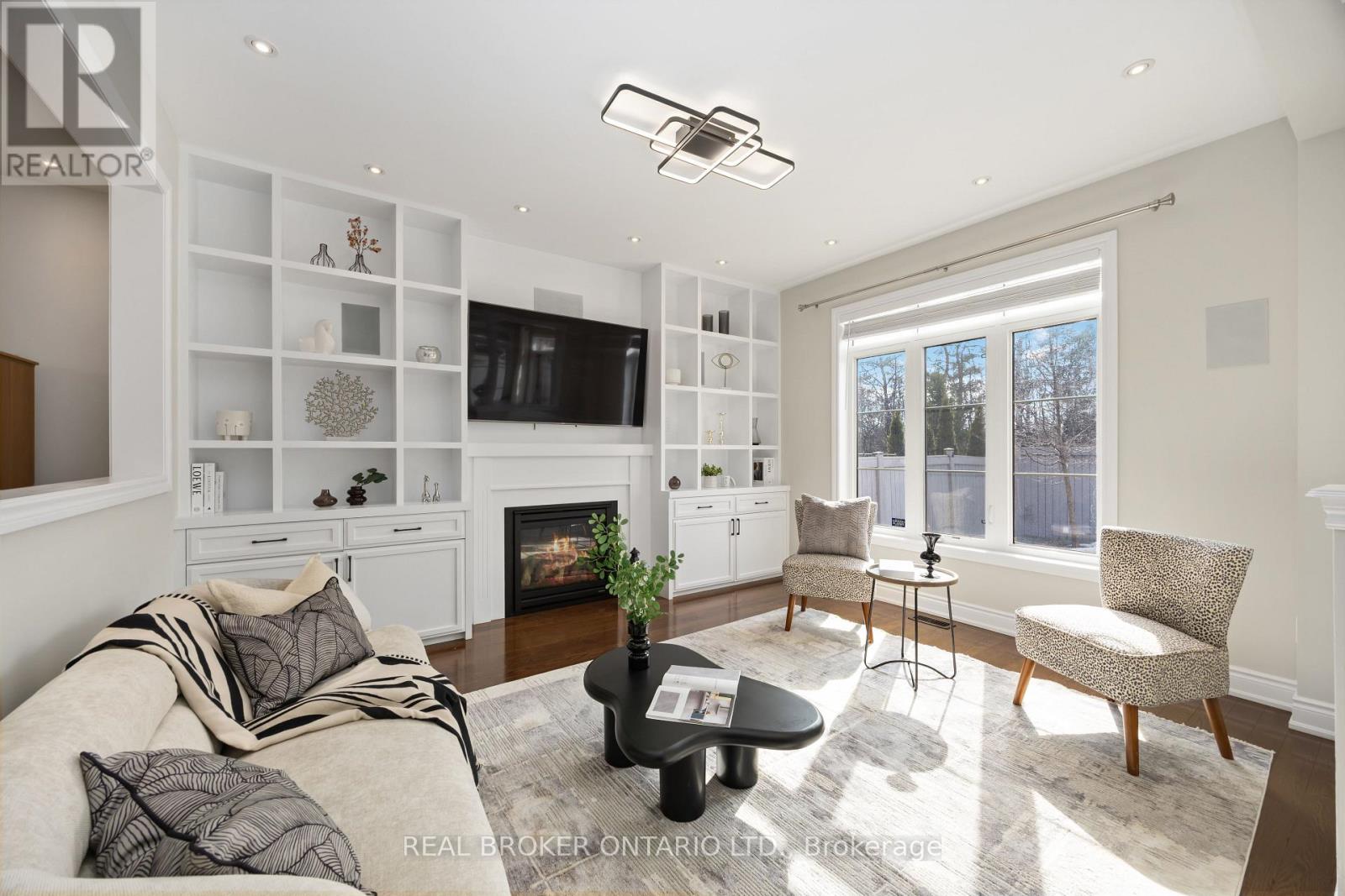 40 Mack Clement Lane, Richmond Hill, Ontario  L4S 0G2 - Photo 2 - N12993038