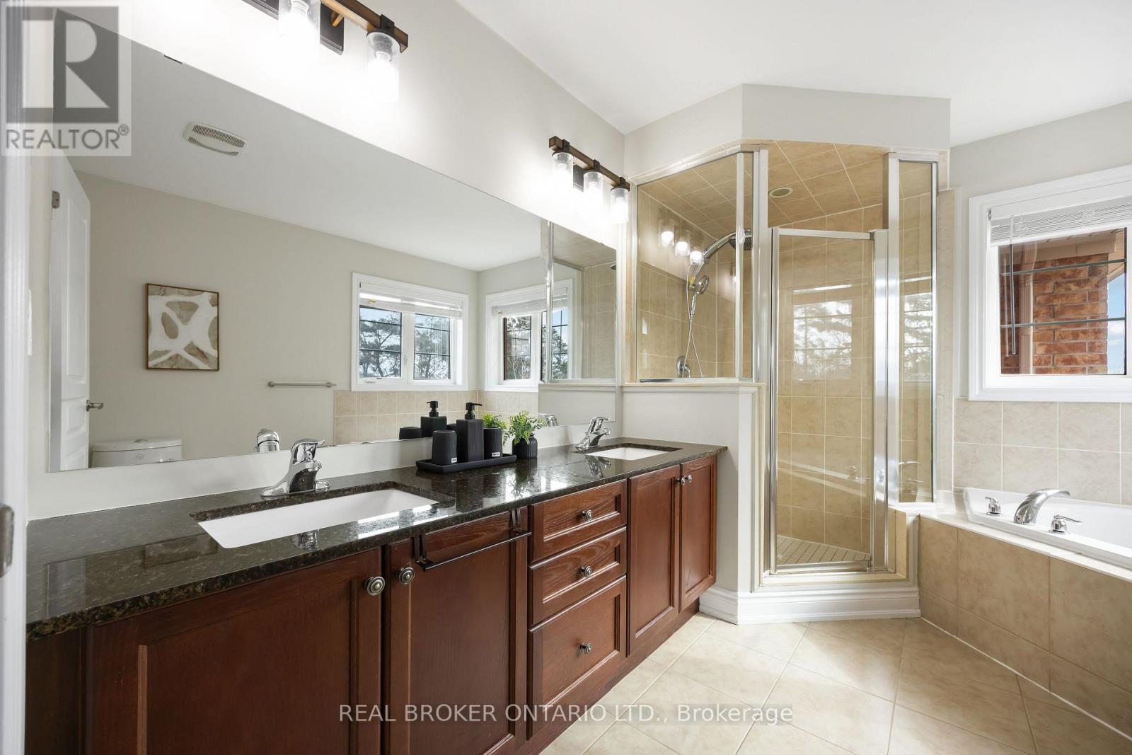 40 Mack Clement Lane, Richmond Hill, Ontario  L4S 0G2 - Photo 24 - N12993038