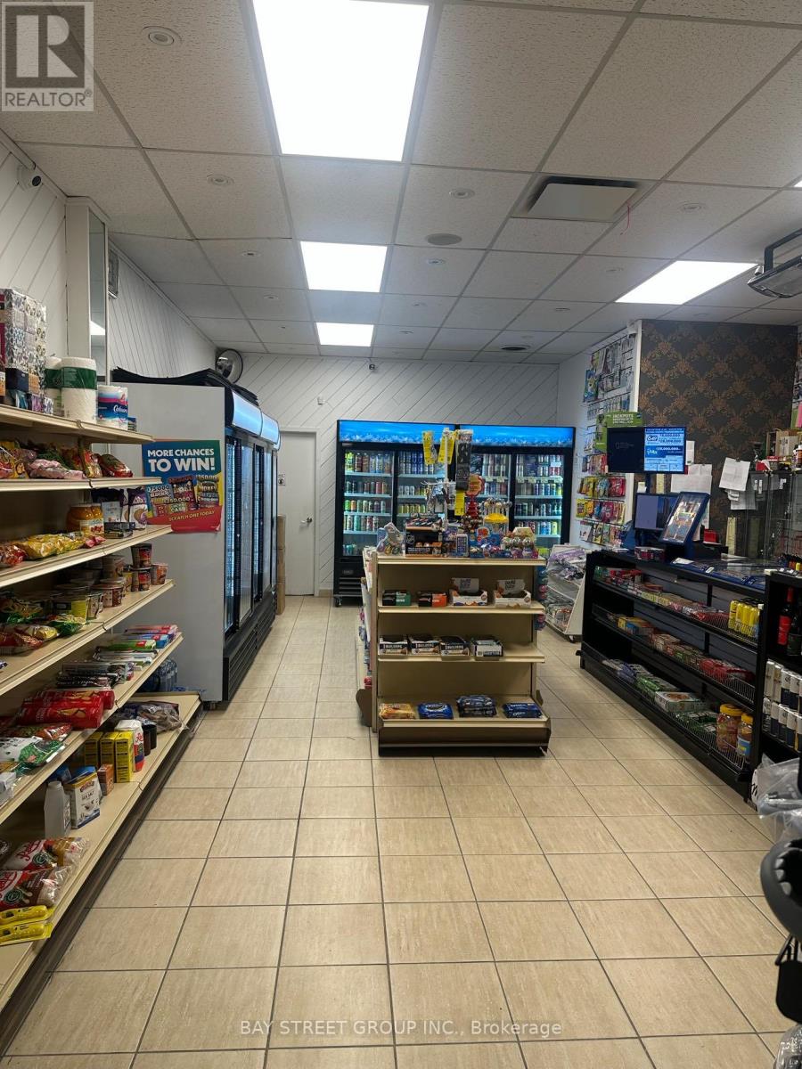 # 7 - 1065 Davis Drive, Newmarket, Ontario  L3Y 2R9 - Photo 3 - N12993080