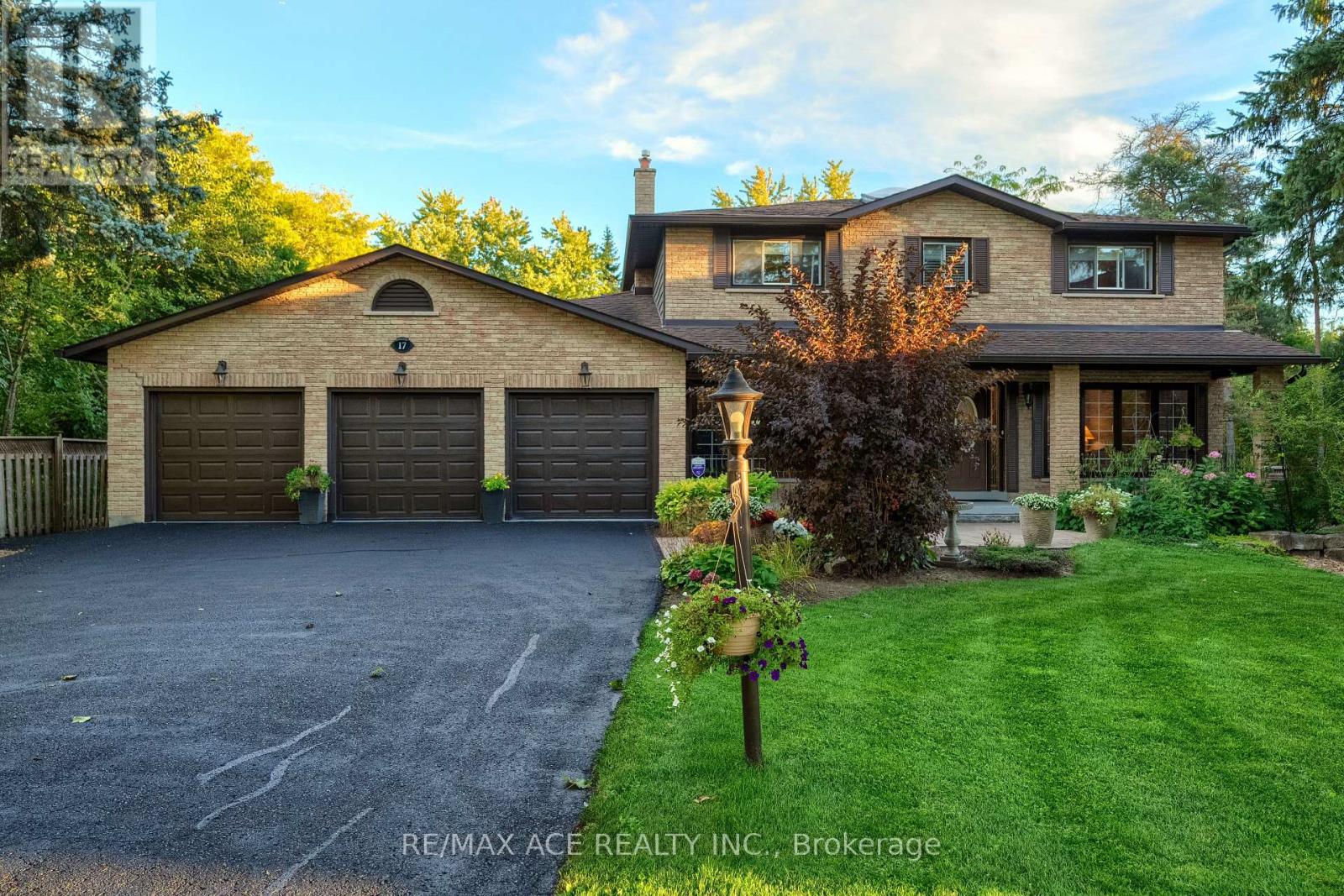 17 BLACK WILLOW COURT, Richmond Hill, Ontario