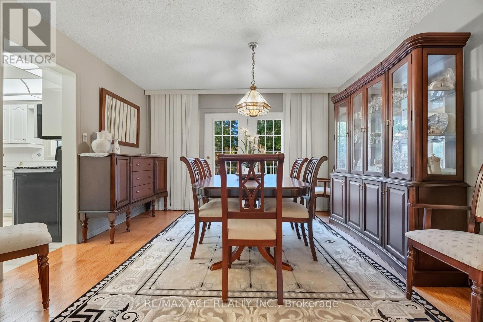 17 Black Willow Court, Richmond Hill, Ontario  L4E 2M7 - Photo 10 - N12993092