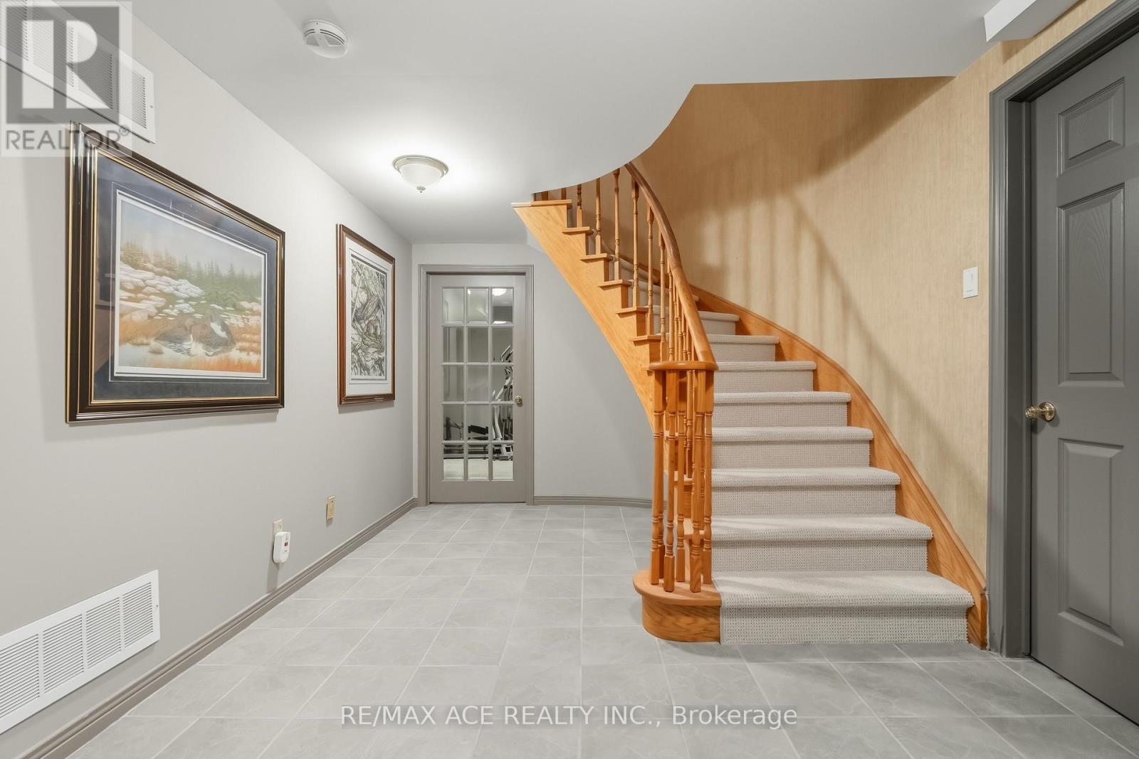 17 Black Willow Court, Richmond Hill, Ontario  L4E 2M7 - Photo 33 - N12993092