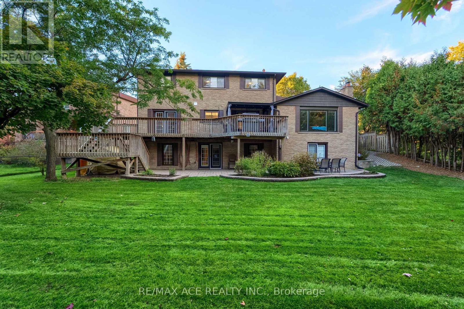 17 Black Willow Court, Richmond Hill, Ontario  L4E 2M7 - Photo 44 - N12993092