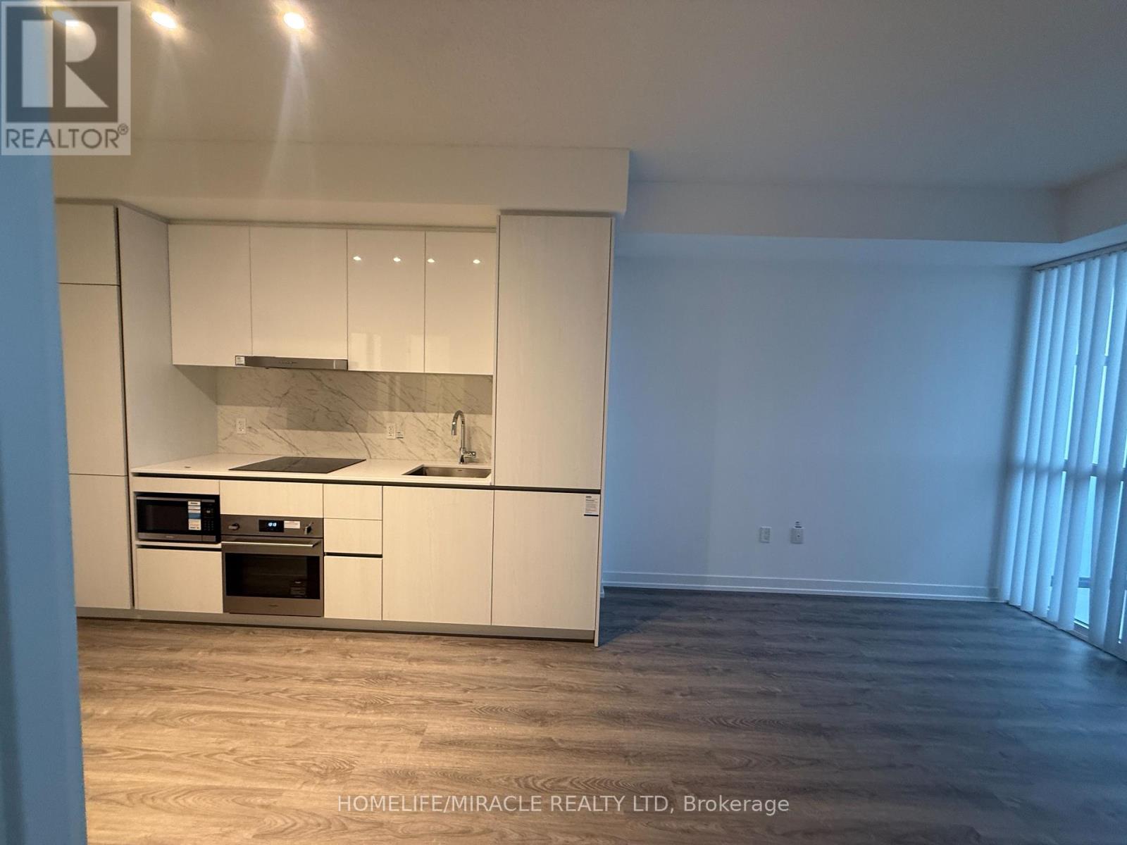 2005 - 8 Interchange Way, Vaughan, Ontario  L4K 0P8 - Photo 10 - N12993146