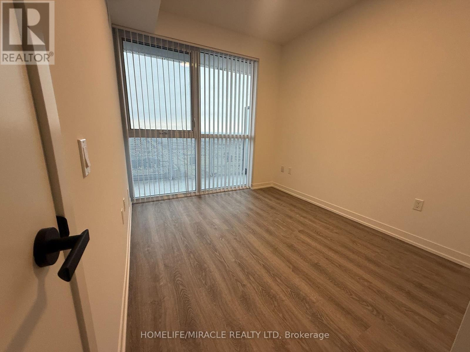 2005 - 8 Interchange Way, Vaughan, Ontario  L4K 0P8 - Photo 15 - N12993146