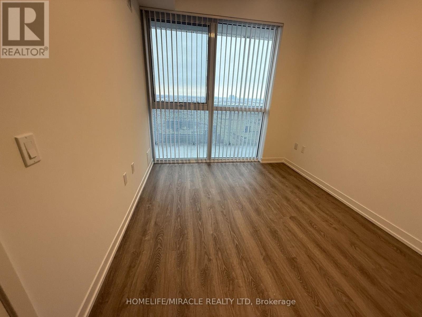 2005 - 8 Interchange Way, Vaughan, Ontario  L4K 0P8 - Photo 17 - N12993146