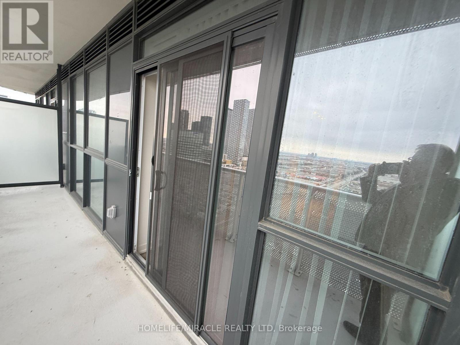 2005 - 8 Interchange Way, Vaughan, Ontario  L4K 0P8 - Photo 23 - N12993146