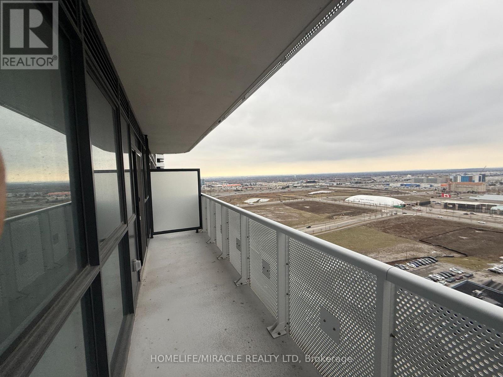 2005 - 8 Interchange Way, Vaughan, Ontario  L4K 0P8 - Photo 25 - N12993146