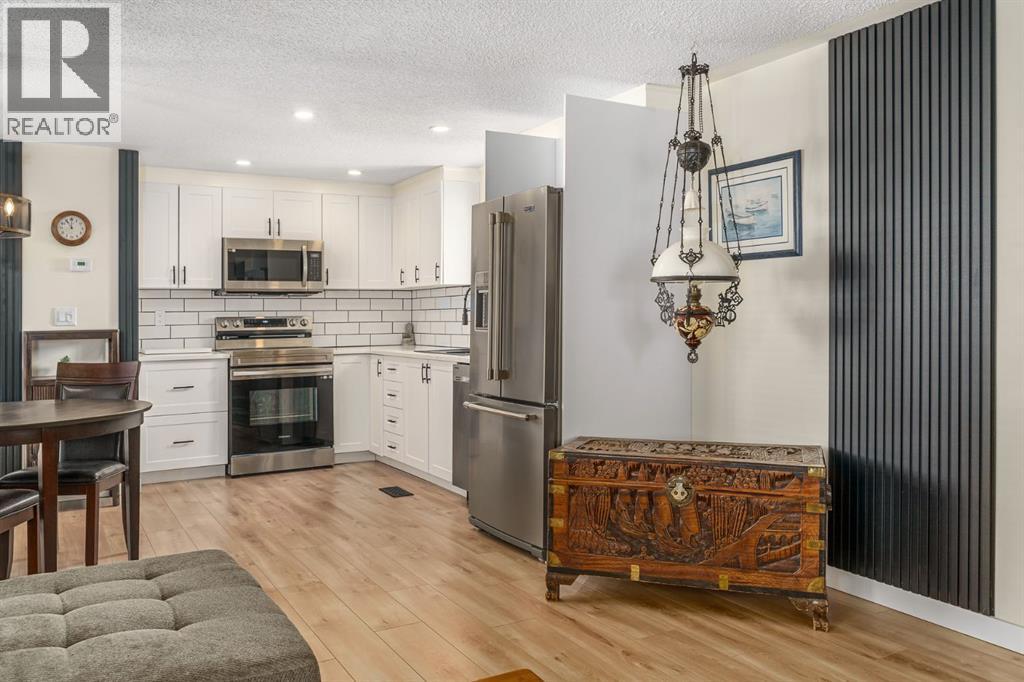 127, 3223 83 Street Nw, Calgary, Alberta  T3B 5P4 - Photo 3 - A2297239