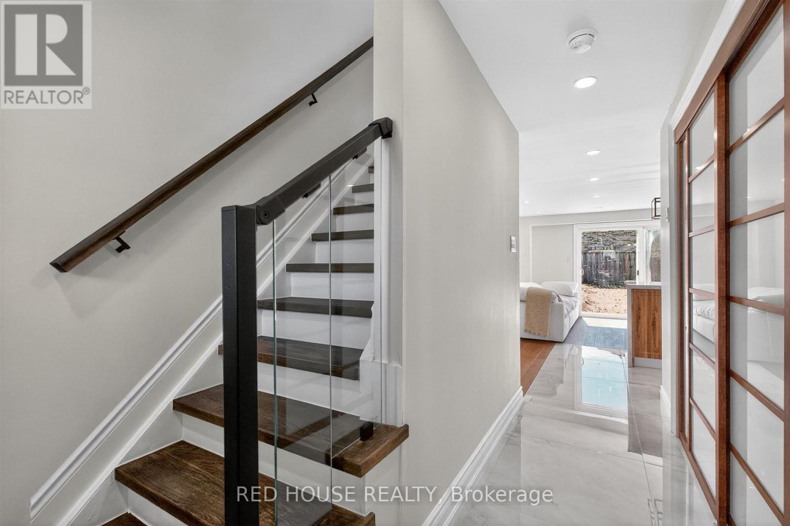 283 Dunsmore Lane, Barrie (Georgian Drive), Ontario  L4M 7A7 - Photo 4 - S12993062