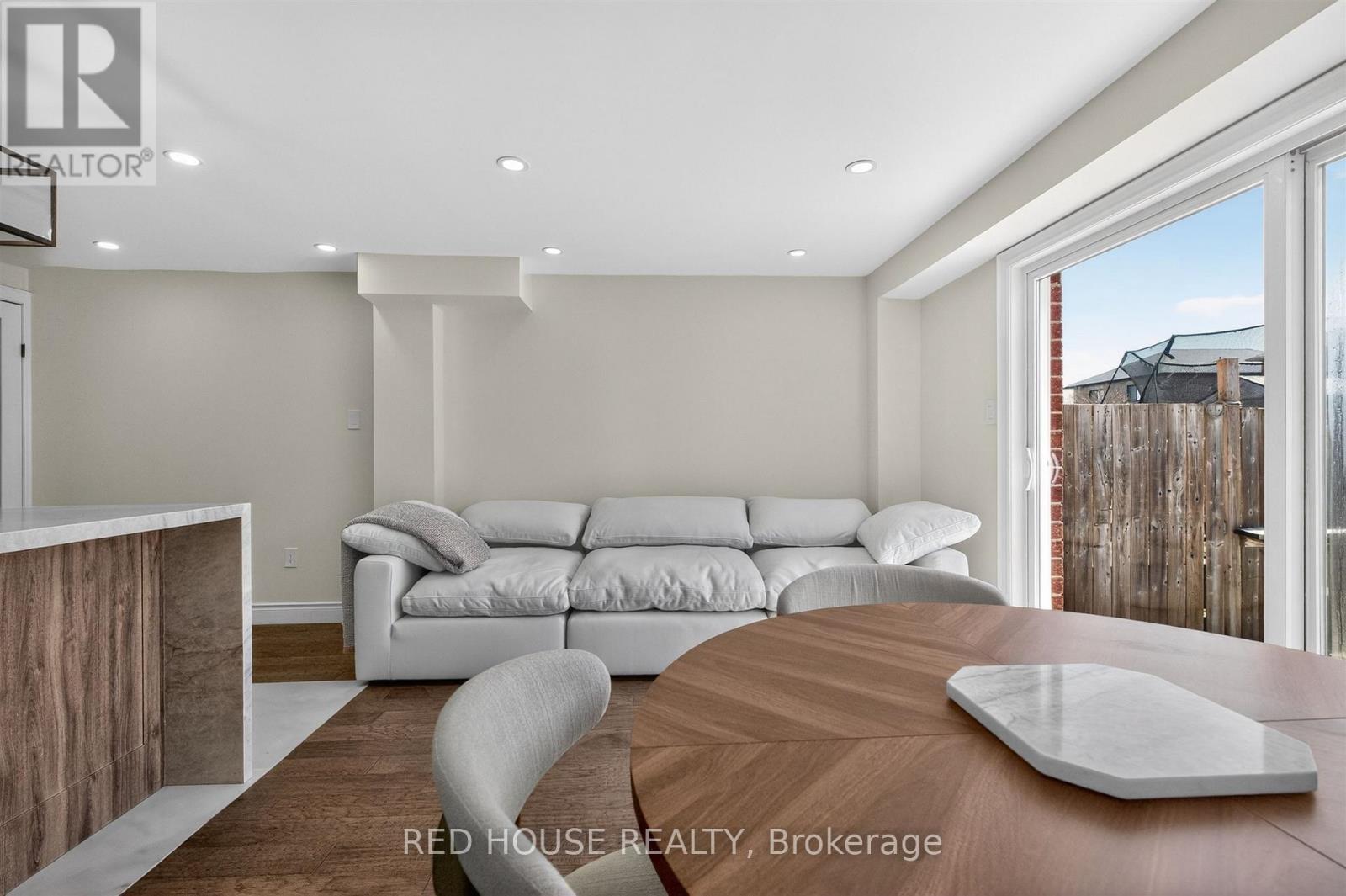 283 Dunsmore Lane, Barrie (Georgian Drive), Ontario  L4M 7A7 - Photo 9 - S12993062