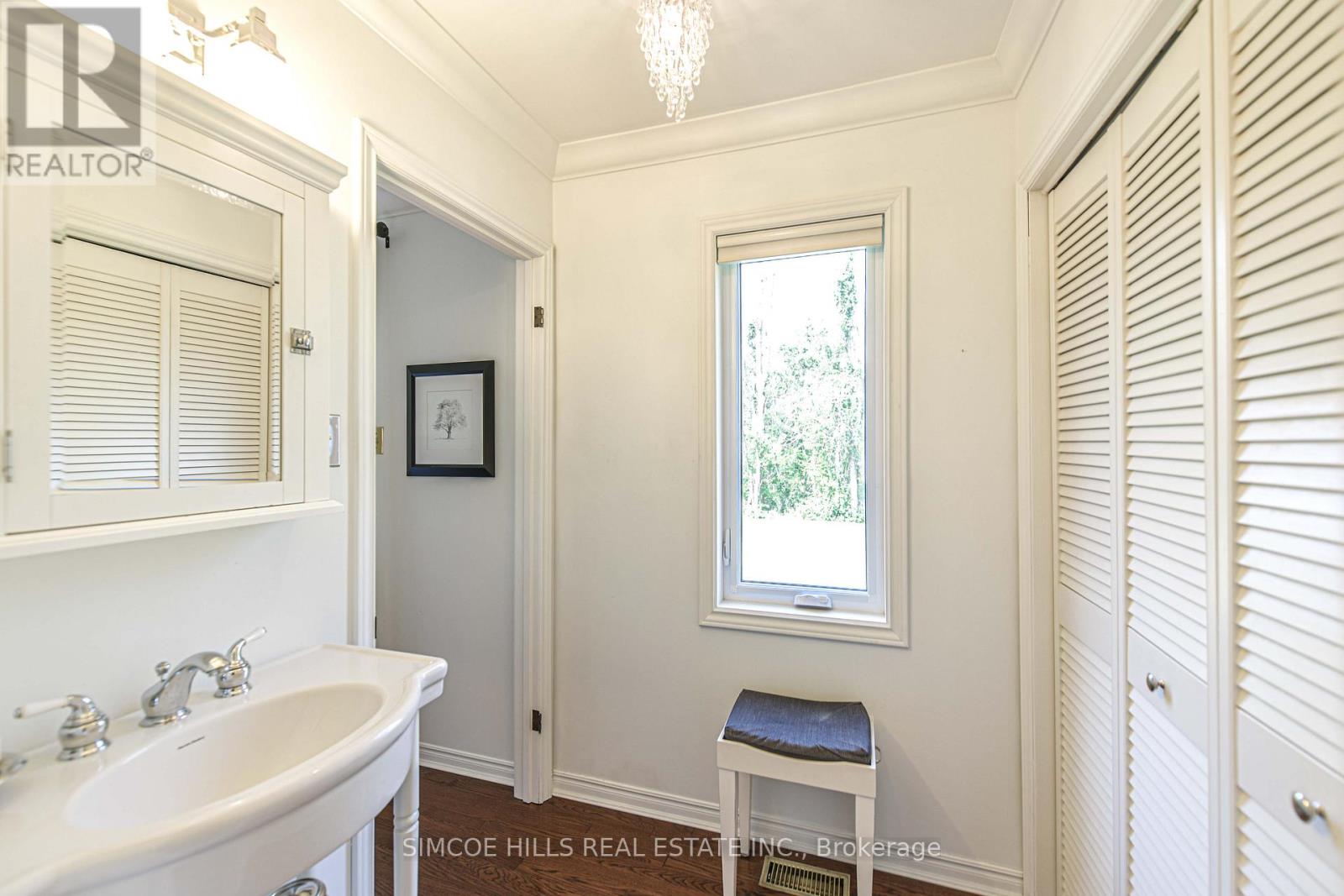 131 Courtland Street, Ramara, Ontario  L3V 6H7 - Photo 12 - S12993082