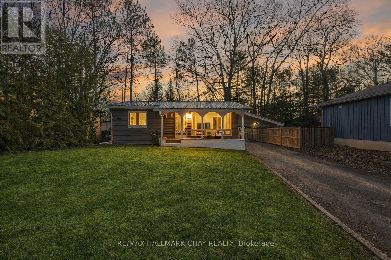 102 Melrose Avenue, Wasaga Beach, Ontario  L9Z 2T1 - Photo 1 - S12993090