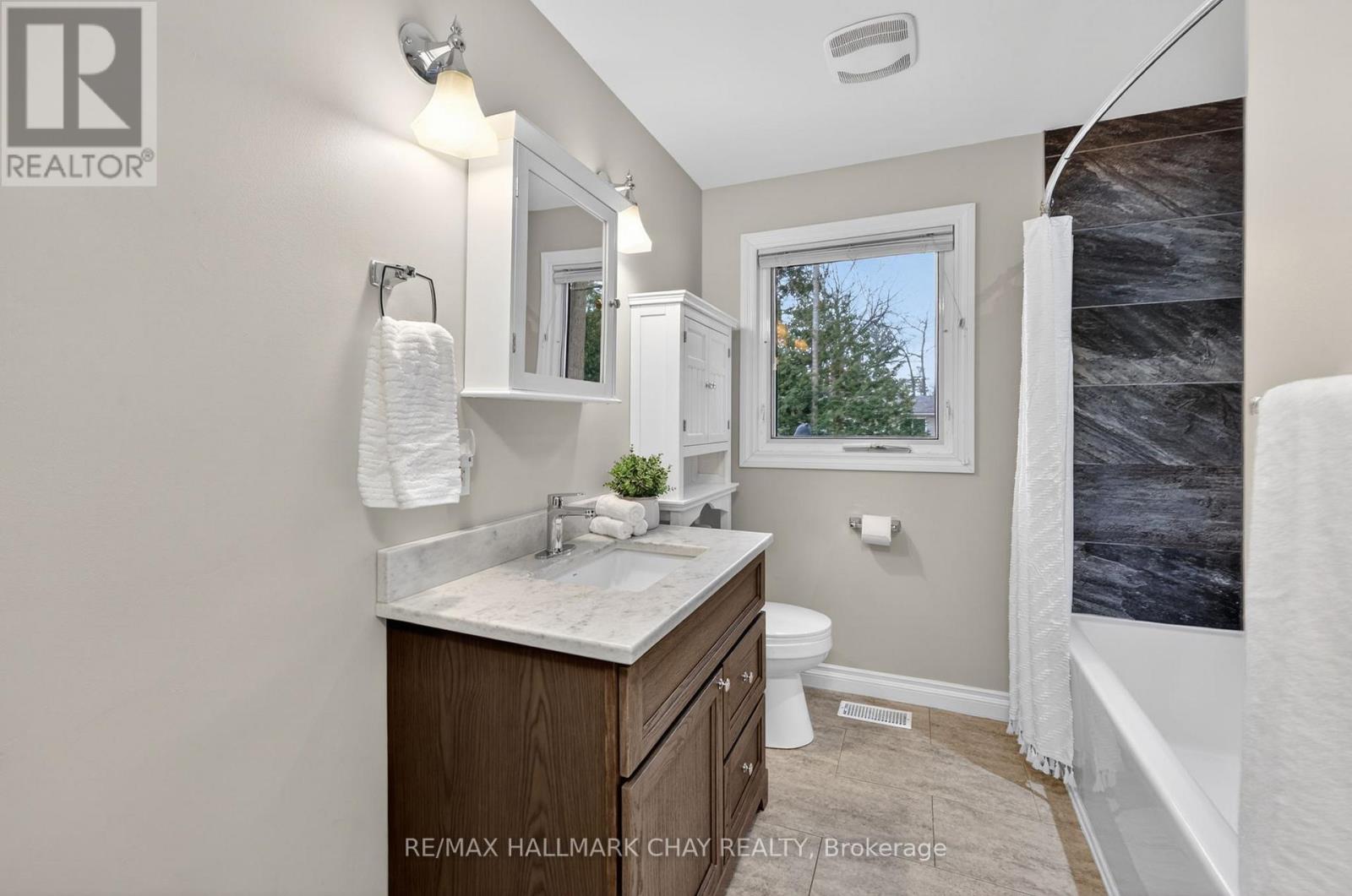 102 Melrose Avenue, Wasaga Beach, Ontario  L9Z 2T1 - Photo 13 - S12993090