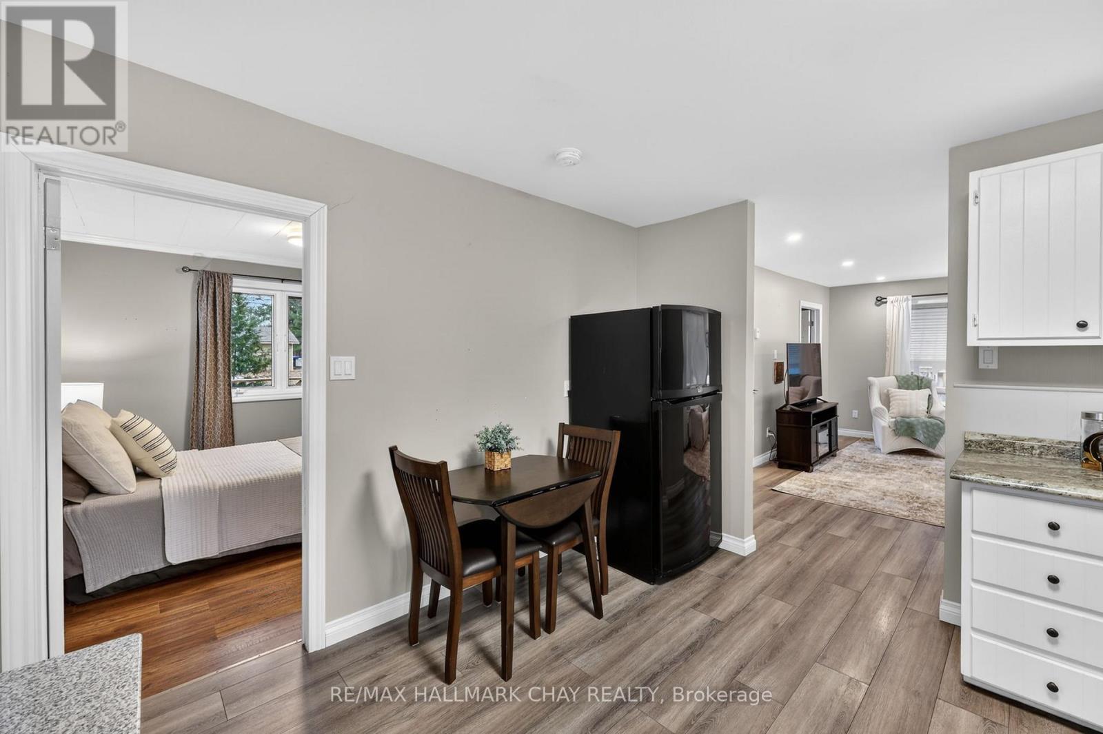 102 Melrose Avenue, Wasaga Beach, Ontario  L9Z 2T1 - Photo 7 - S12993090