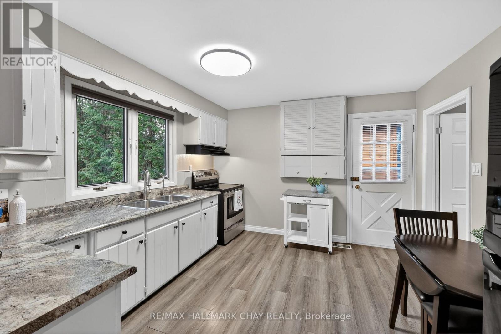 102 Melrose Avenue, Wasaga Beach, Ontario  L9Z 2T1 - Photo 8 - S12993090