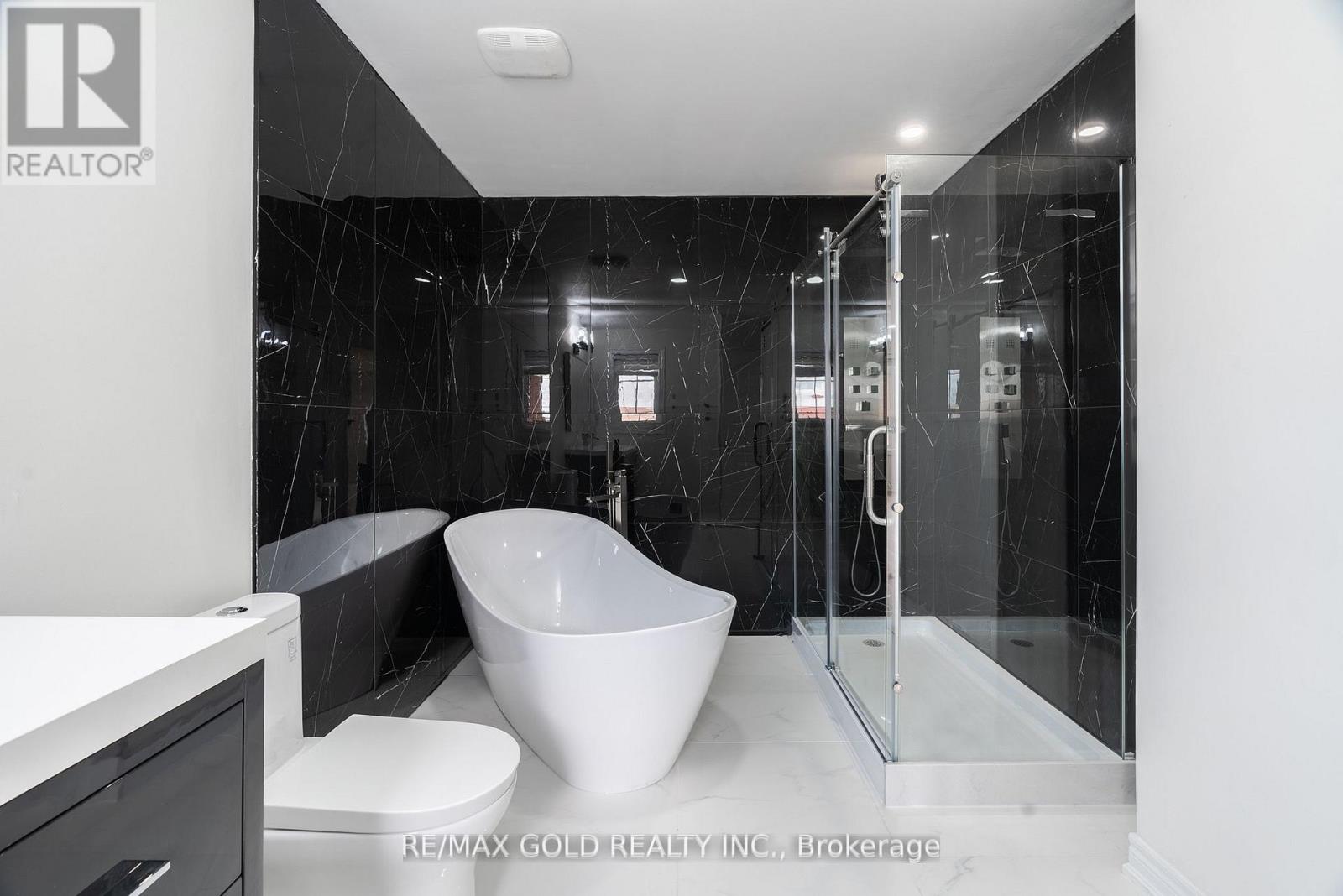 51 Tigerlily Place, Brampton, Ontario  L6R 2C8 - Photo 25 - W12992936