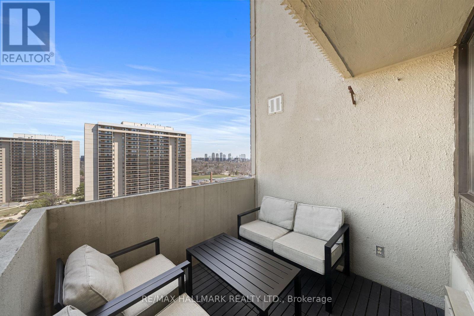 Ph1 - 296 Mill Road, Toronto, Ontario M9C 4X8 - Photo 11 - W12992942
