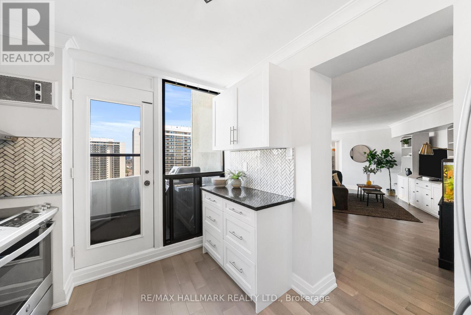 Ph1 - 296 Mill Road, Toronto, Ontario M9C 4X8 - Photo 16 - W12992942