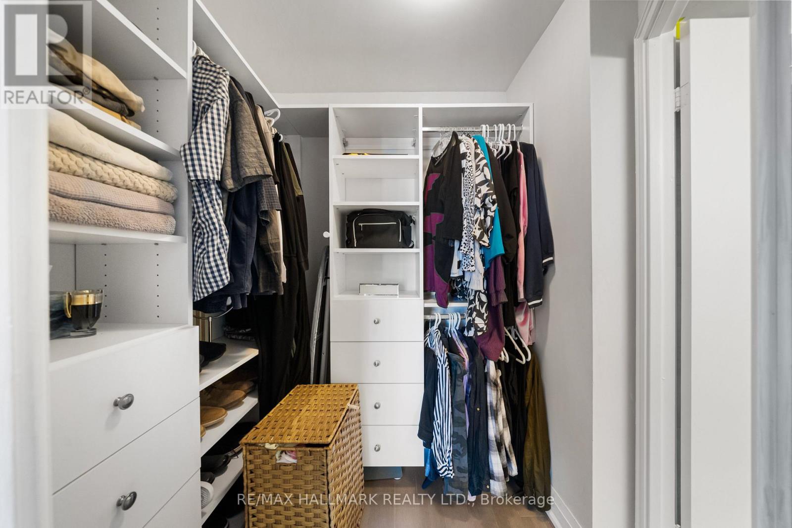 Ph1 - 296 Mill Road, Toronto, Ontario M9C 4X8 - Photo 21 - W12992942