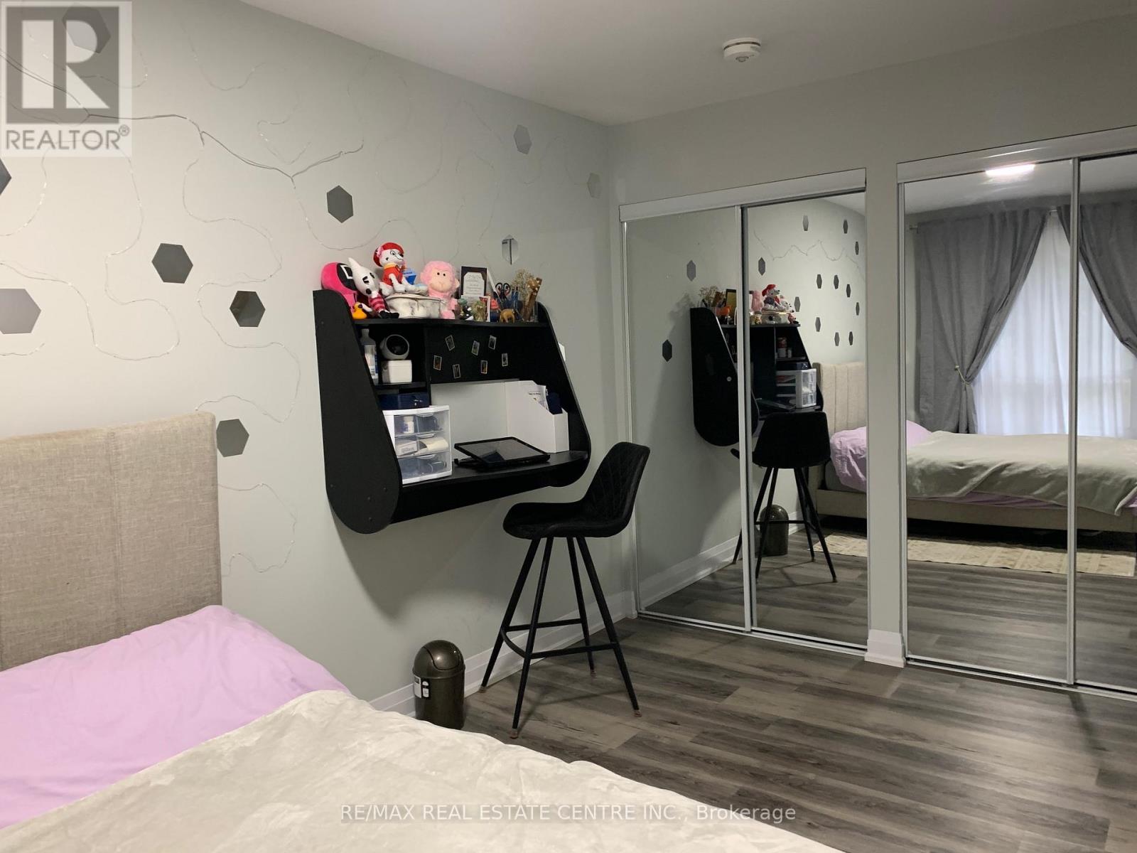 34 Caledonia Road, Orangeville, Ontario L9W 2V3 - Photo 11 - W12992946